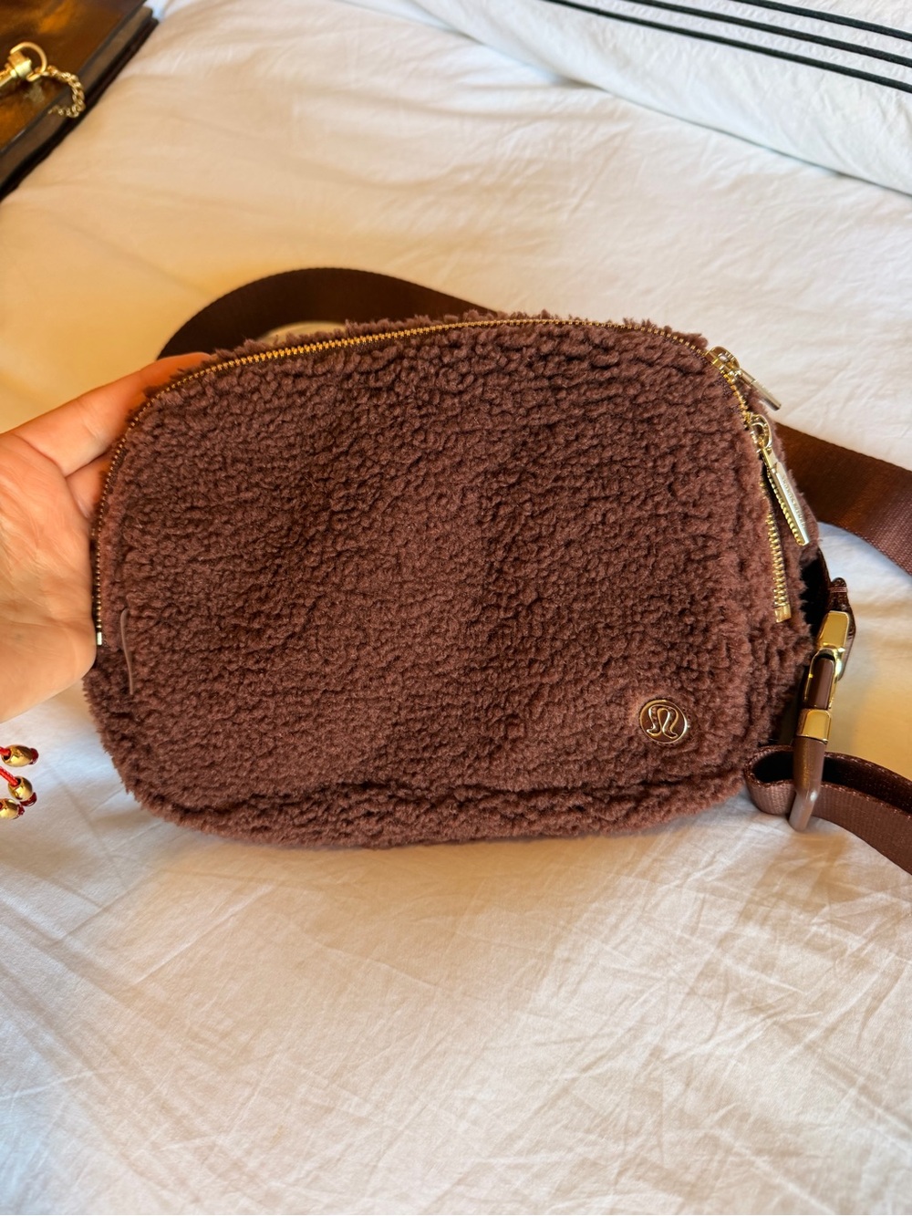 NWOT LULULEMON Chocolate Brown Sherpa Everywhere Crossbody Belt Bag